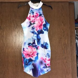 Floral Body-con Dress!